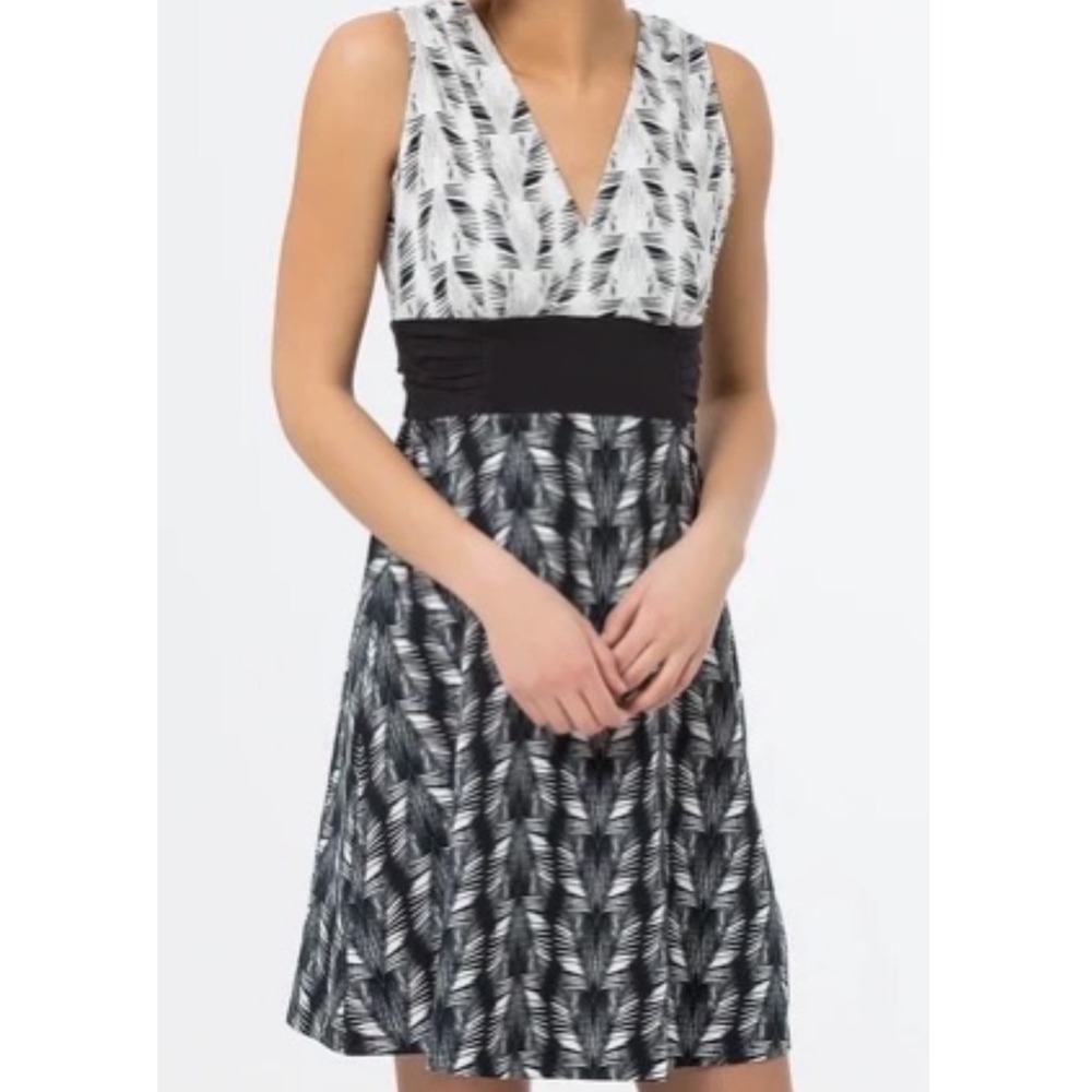 Patagonia Margot Dress Womens Size Medium Babydoll Y2K V-Neck Outdoors Summery